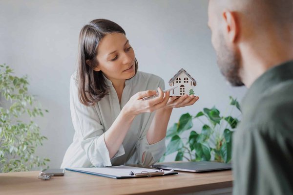 Quel est le rôle de l’agent immobilier dans le processus d’achat d’une maison?