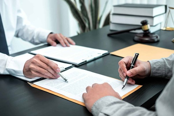 Comment choisir le bon notaire pour vos besoins juridiques ?